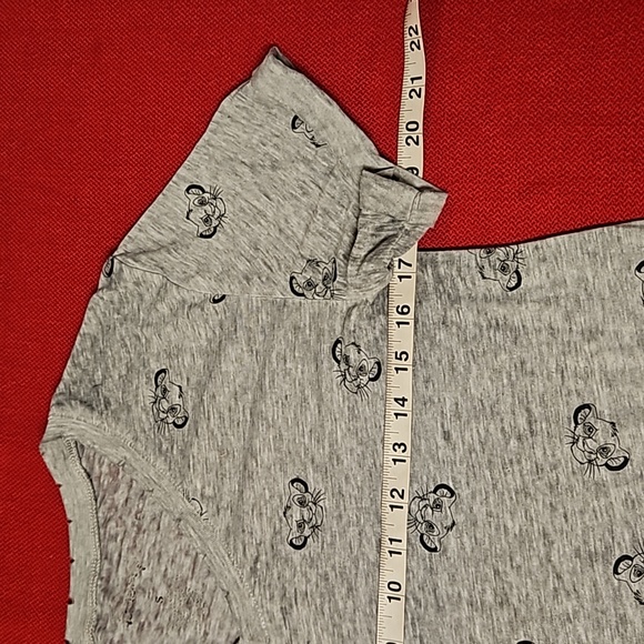 DISNEY Simba distressed burnout grey roll sleeve graphic tee Small Lion King WDW - Picture 5 of 9